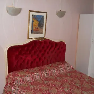 Le Petit Trianon 2* パリ